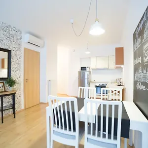 https://lawrence-design-apartment.inbudapesthotels.com